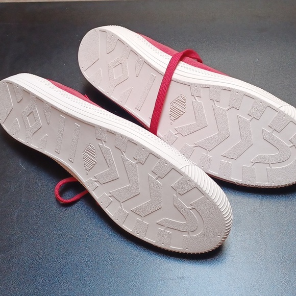 Red Palladium sneakers. - Picture 4 of 4